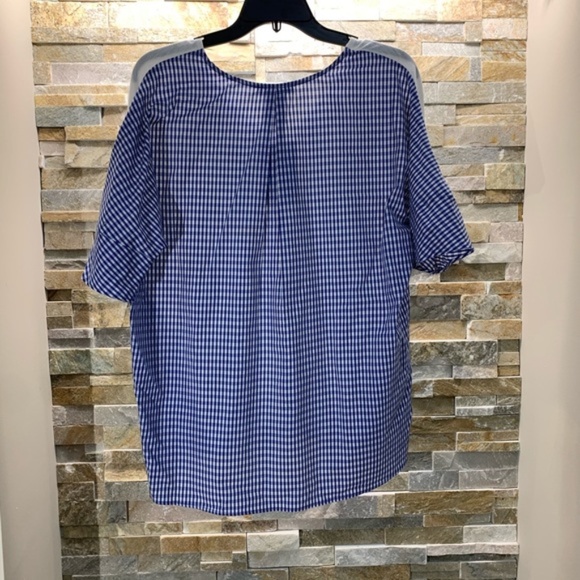 DR2 by Daniel Rainn V-Neck ToP - Picture 4 of 6